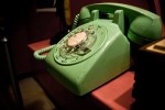 Telefone antigo, cor verde.